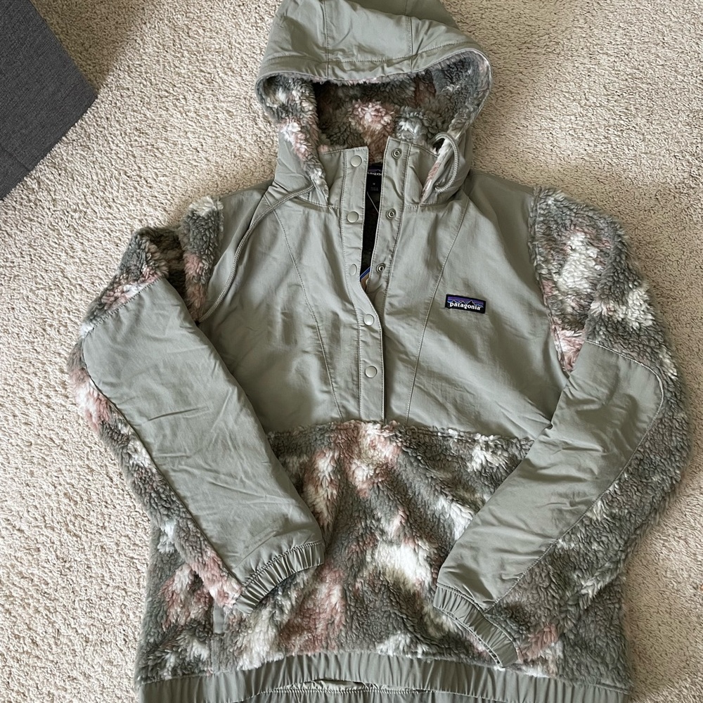 NWT Patagonia Fleece Pullover